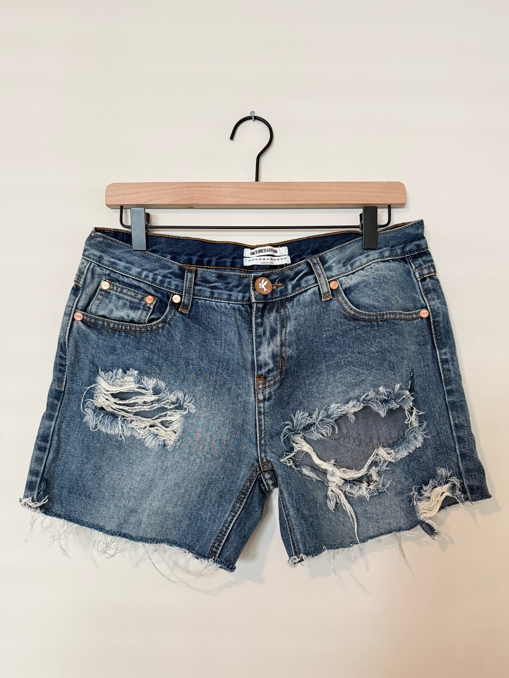 One X One Teaspoon Awesome Baggies Distressed Denim Jean Shorts Size 28